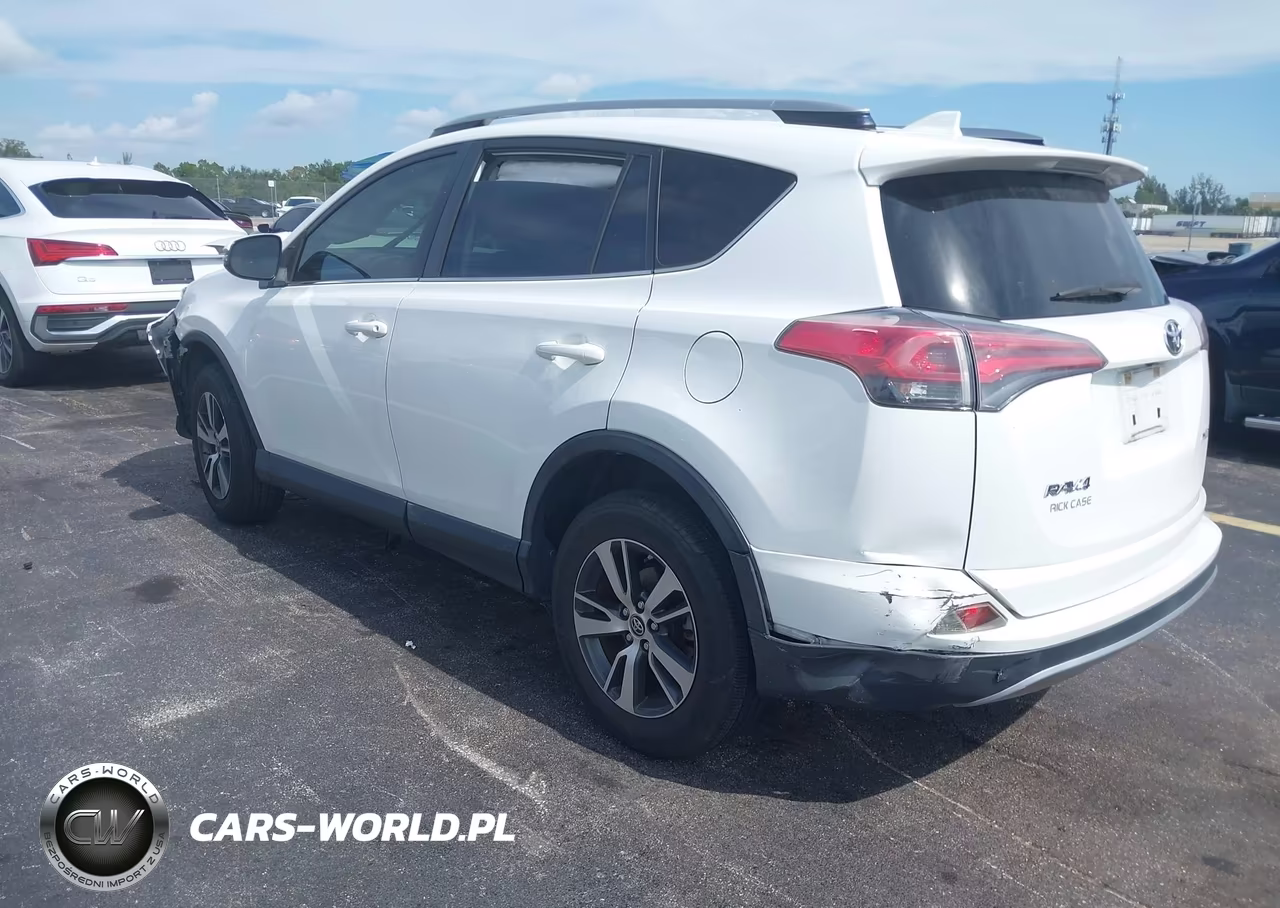 2018 Toyota Rav4 Xle VIN:JTMWFREV7JJ200757 - 3