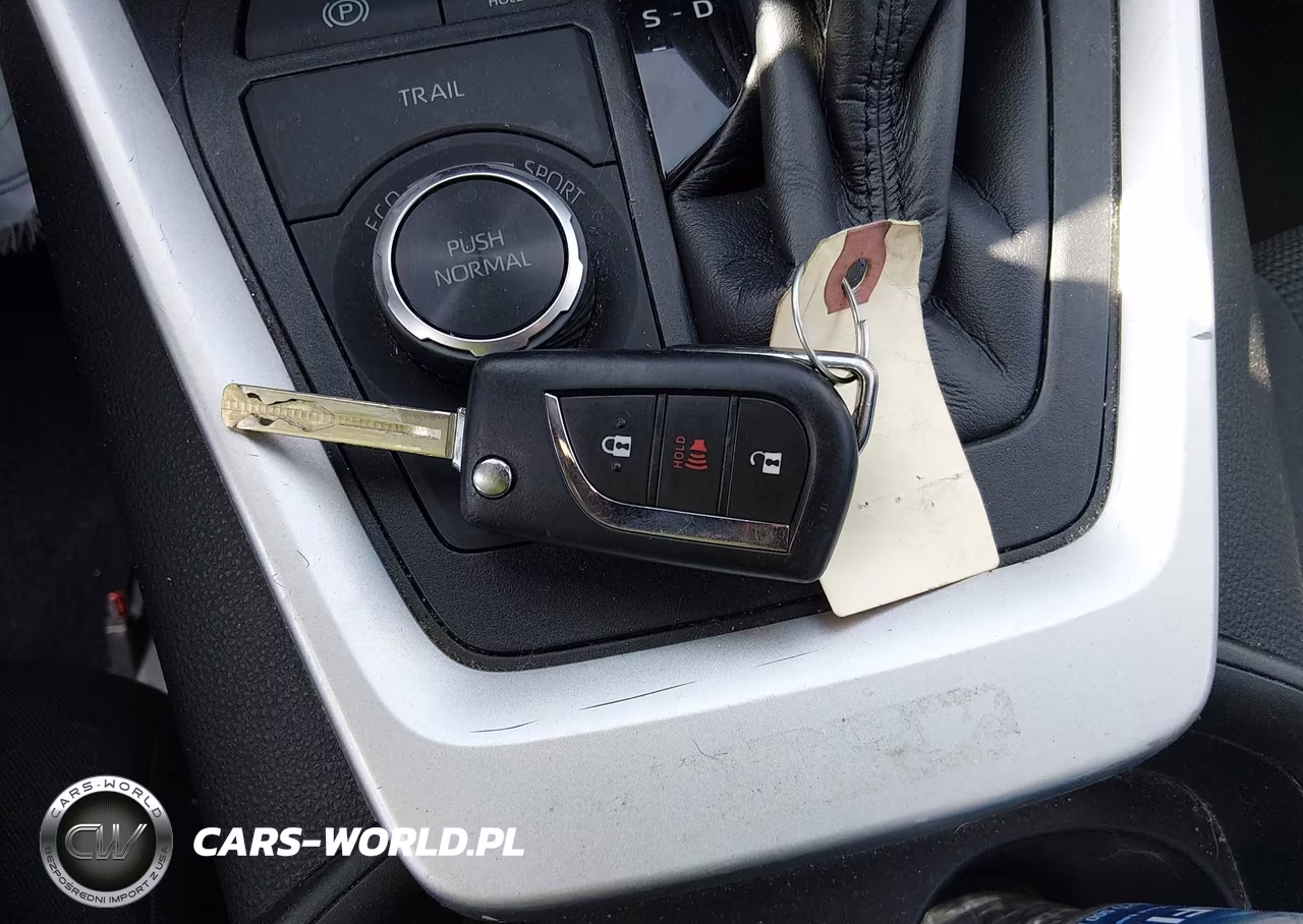 2020 Toyota Rav4 Hybrid Le VIN:2T3MWRFV8LW096998 - 11