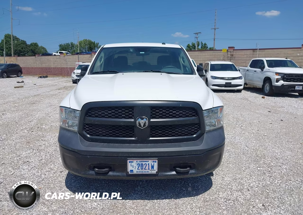 2019 Ram 1500 Classic VIN:3C6RR7KG6KG567285 - 12