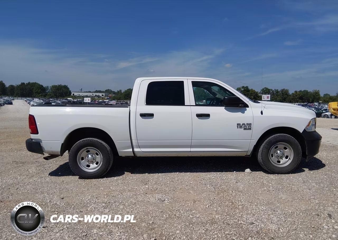 2019 Ram 1500 Classic VIN:3C6RR7KG6KG567285 - 13