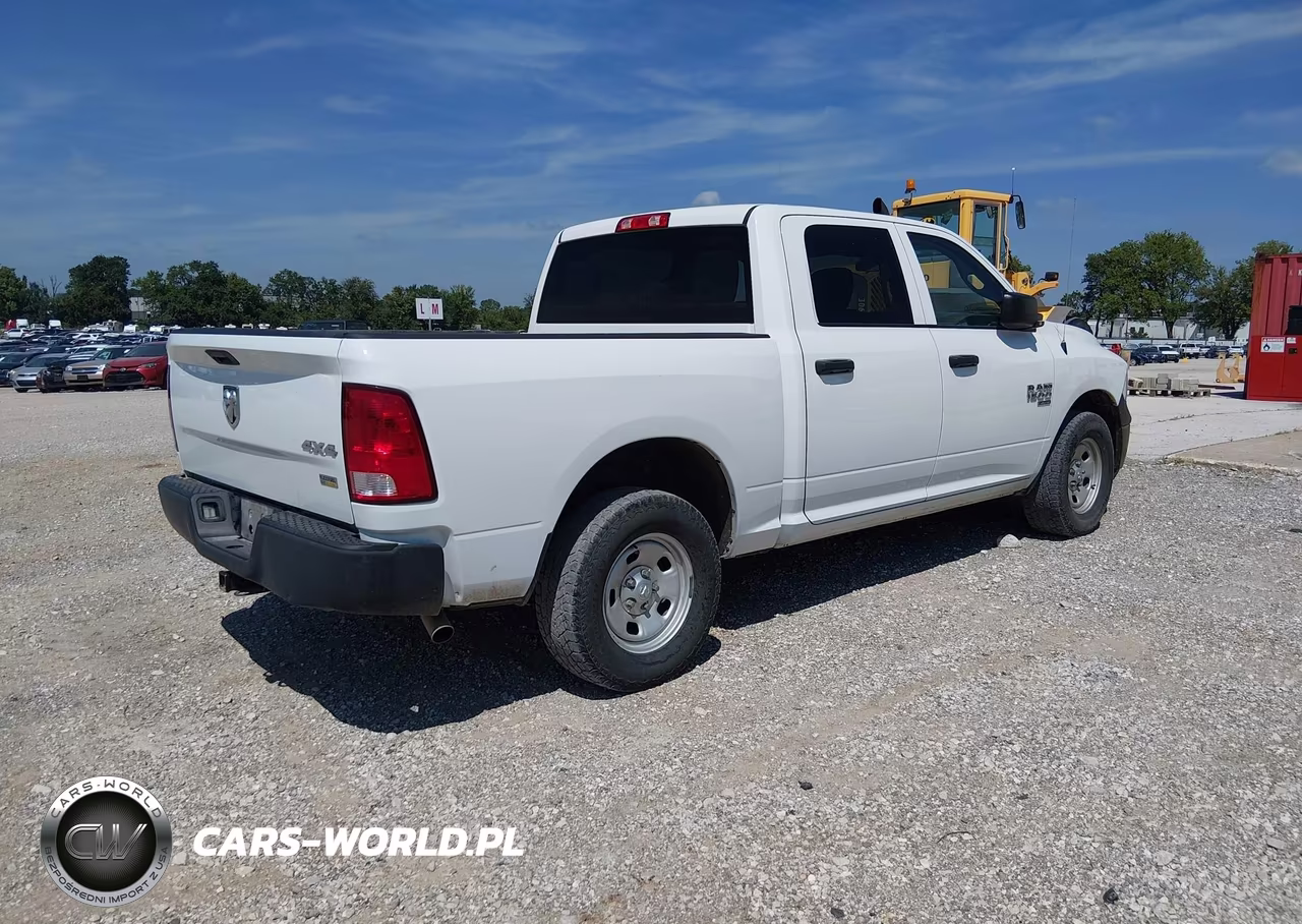 2019 Ram 1500 Classic VIN:3C6RR7KG6KG567285 - 4
