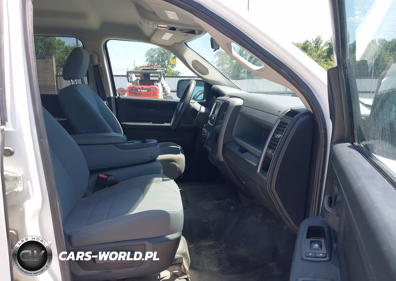 2019 Ram 1500 Classic VIN:3C6RR7KG6KG567285 - 5
