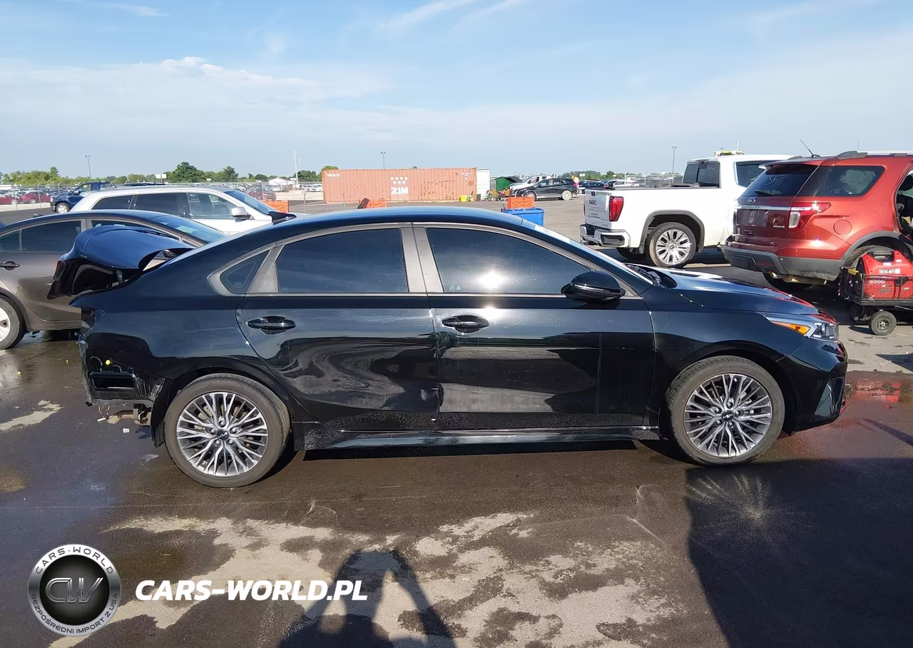2024 Kia Forte Gt-Line VIN:3KPF54AD8RE821145 - 13