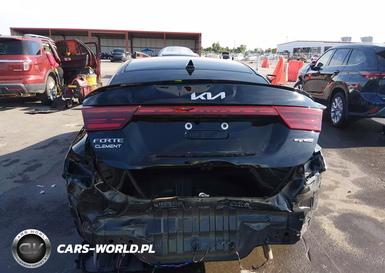 2024 Kia Forte Gt-Line VIN:3KPF54AD8RE821145 - 16