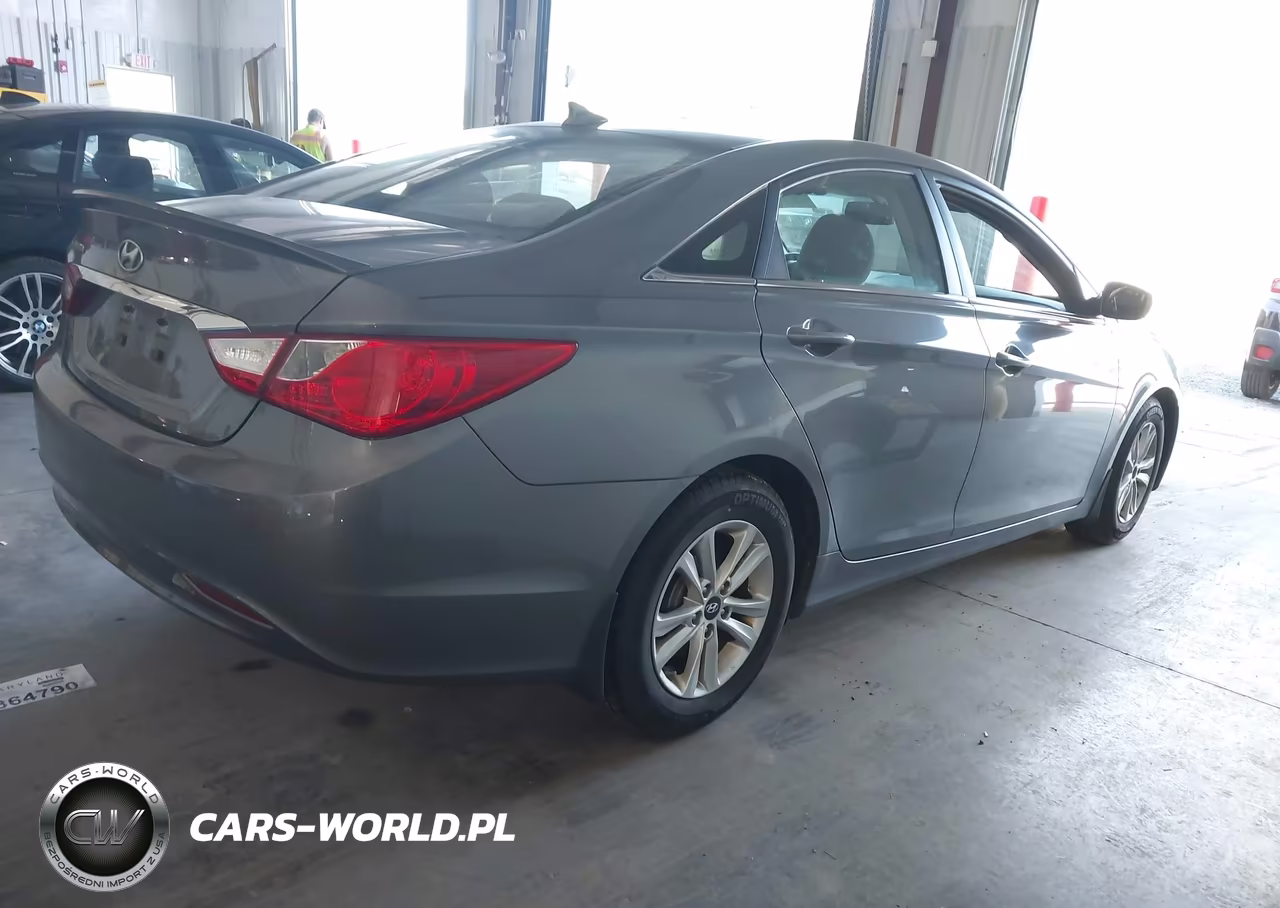 2013 Hyundai Sonata Gls VIN:5NPEB4AC5DH561884 - 4