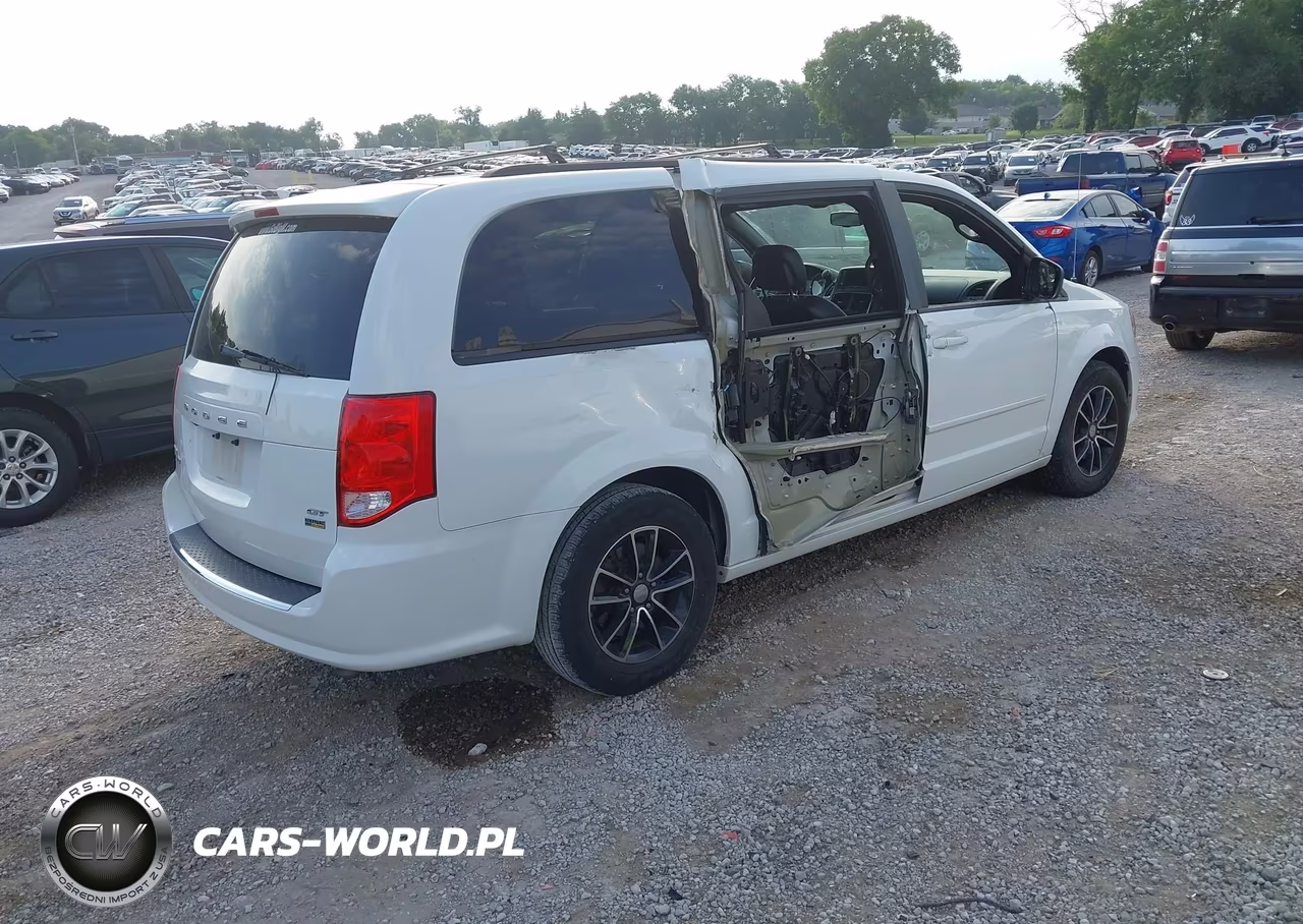 2017 Dodge Grand Caravan Gt VIN:2C4RDGEG3HR825087 - 4