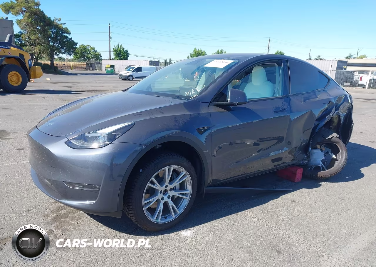 2023 Tesla Model Y Awd-Long Range Dual Motor All-Wheel Drive VIN:7SAYGAEE5PF640163 - 2