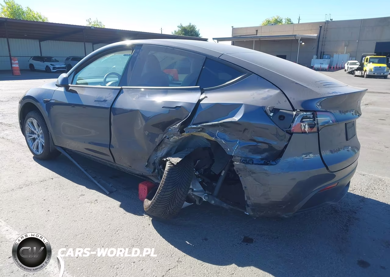 2023 Tesla Model Y Awd-Long Range Dual Motor All-Wheel Drive VIN:7SAYGAEE5PF640163 - 3