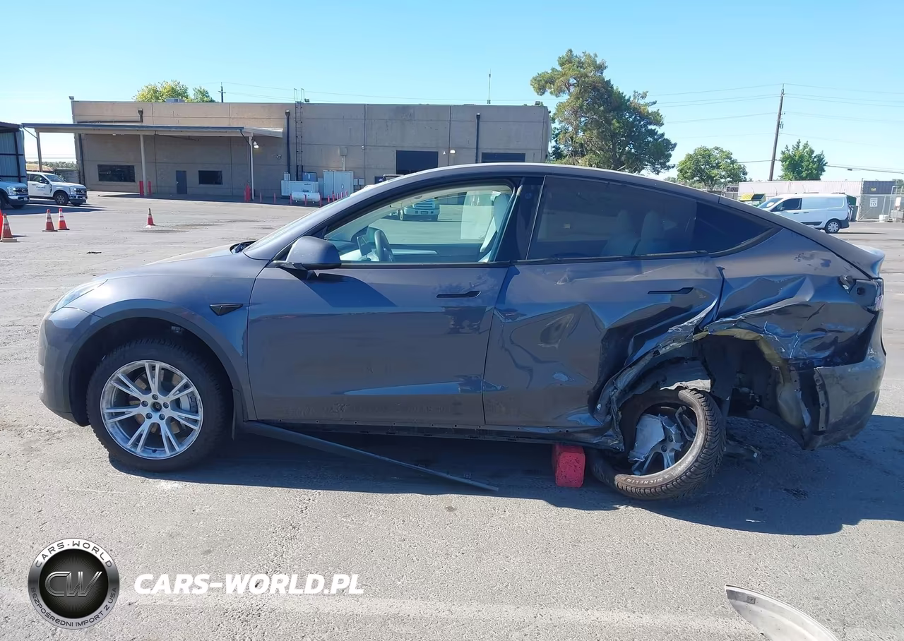 2023 Tesla Model Y Awd-Long Range Dual Motor All-Wheel Drive VIN:7SAYGAEE5PF640163 - 6