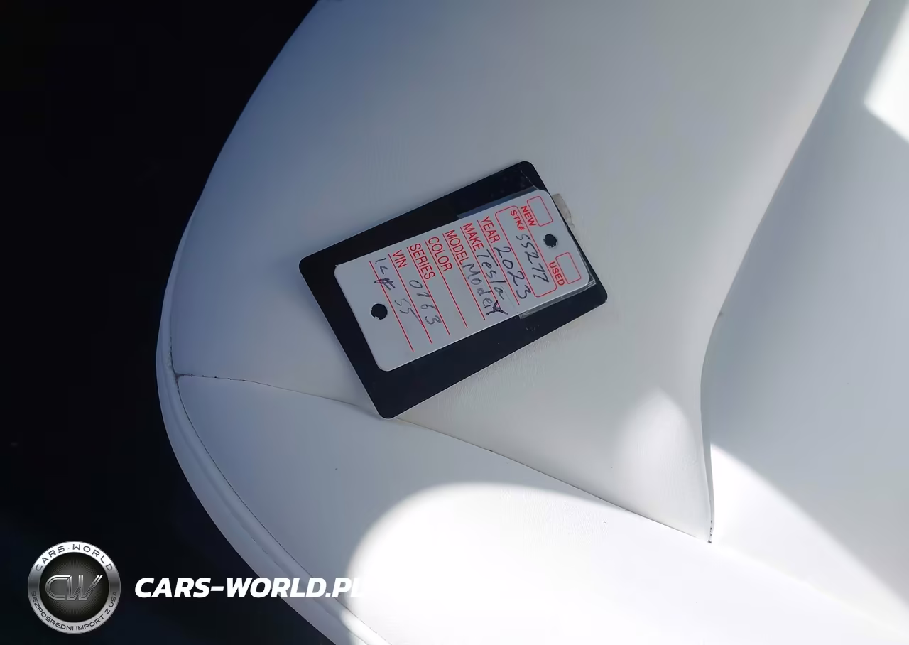 2023 Tesla Model Y Awd-Long Range Dual Motor All-Wheel Drive VIN:7SAYGAEE5PF640163 - 9