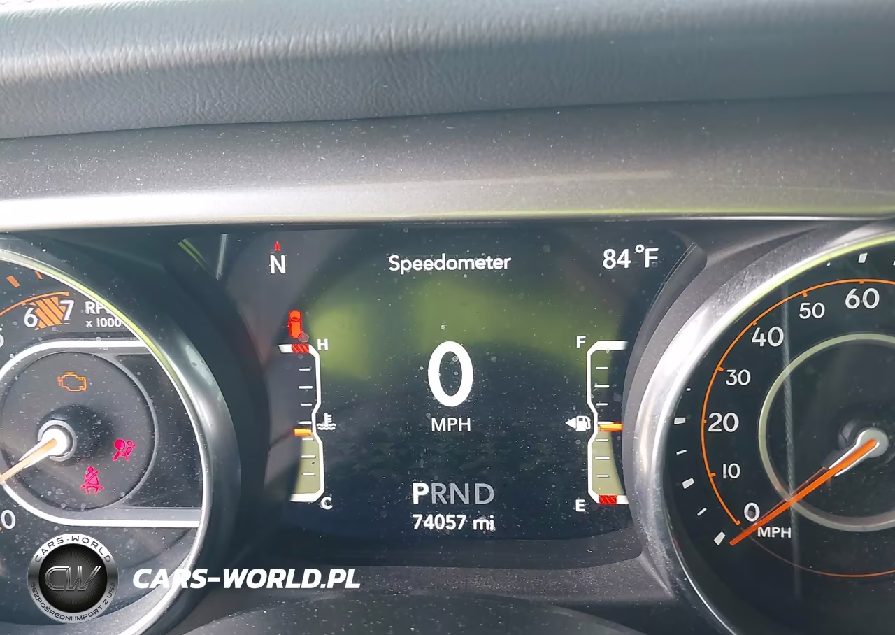 2020 Jeep Wrangler Unlimited Sahara 4X4 VIN:1C4HJXEN9LW264624 - 7