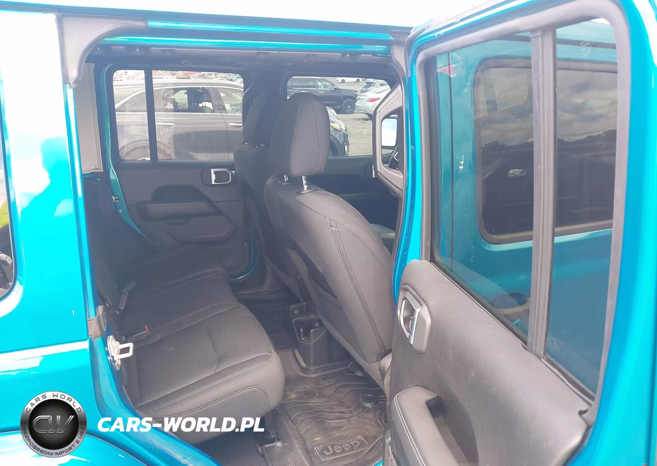 2020 Jeep Wrangler Unlimited Sahara 4X4 VIN:1C4HJXEN9LW264624 - 8