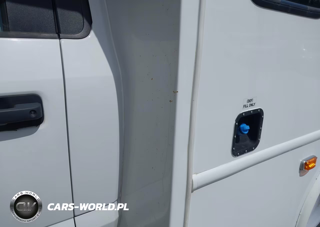 2018 Ford F-450 Chassis VIN:1FDAF4GTXJED05693 - 16