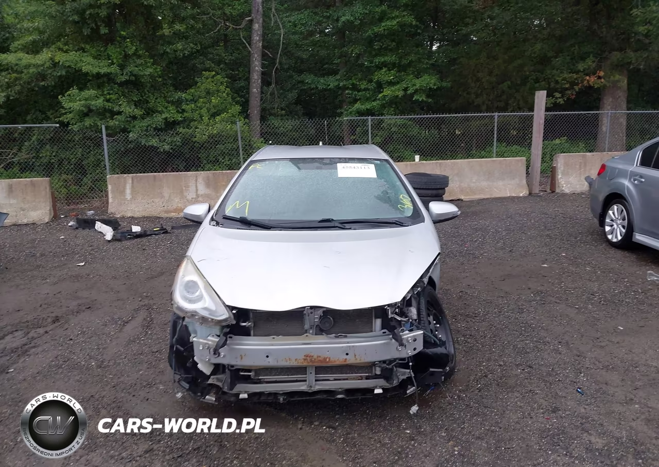 2015 Toyota Prius C Four-One-Three-Two VIN:JTDKDTB32F1577959 - 13