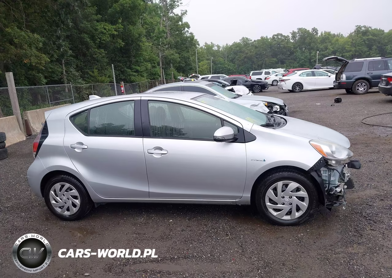 2015 Toyota Prius C Four-One-Three-Two VIN:JTDKDTB32F1577959 - 14