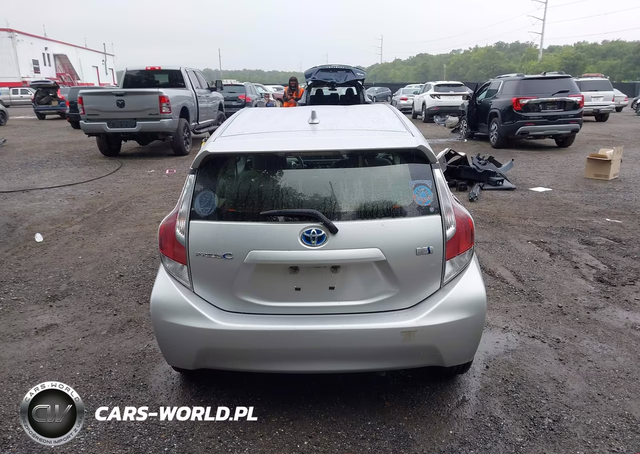 2015 Toyota Prius C Four-One-Three-Two VIN:JTDKDTB32F1577959 - 17