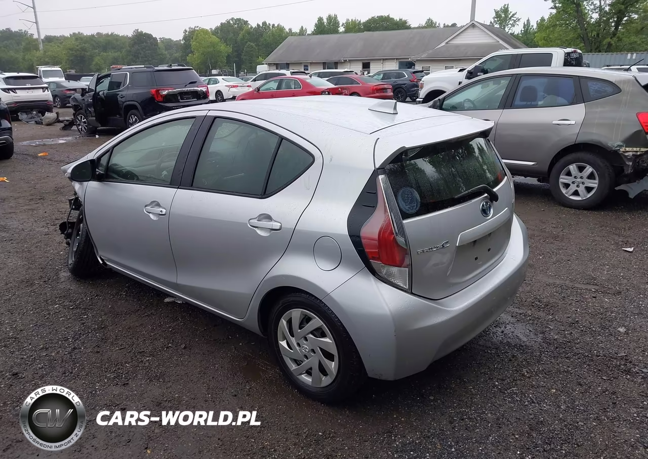 2015 Toyota Prius C Four-One-Three-Two VIN:JTDKDTB32F1577959 - 3