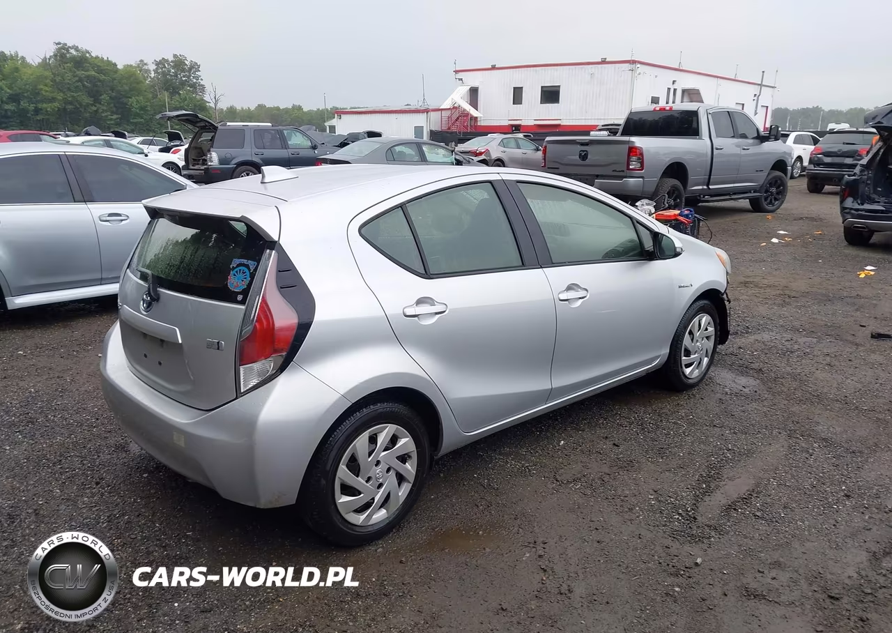 2015 Toyota Prius C Four-One-Three-Two VIN:JTDKDTB32F1577959 - 4