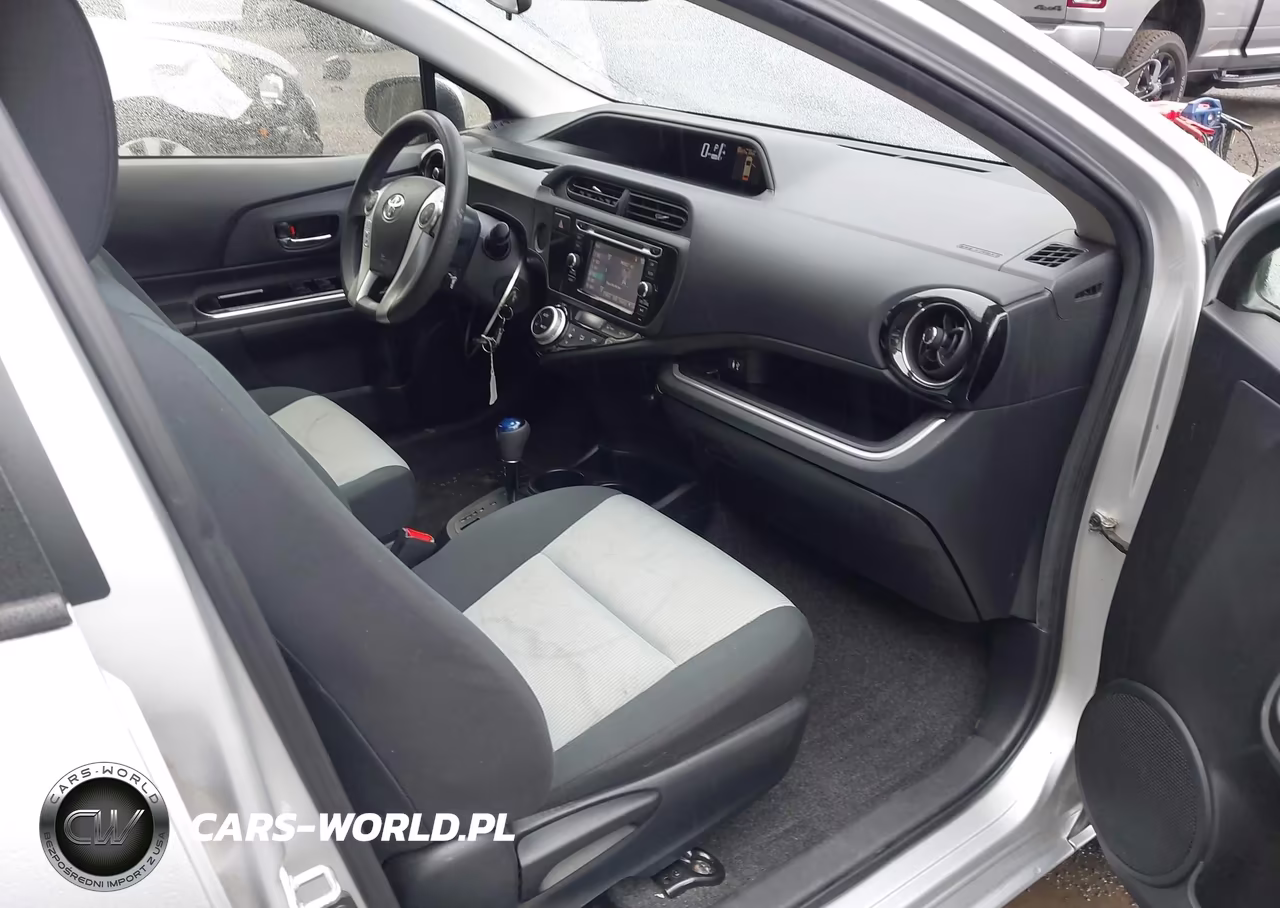 2015 Toyota Prius C Four-One-Three-Two VIN:JTDKDTB32F1577959 - 5