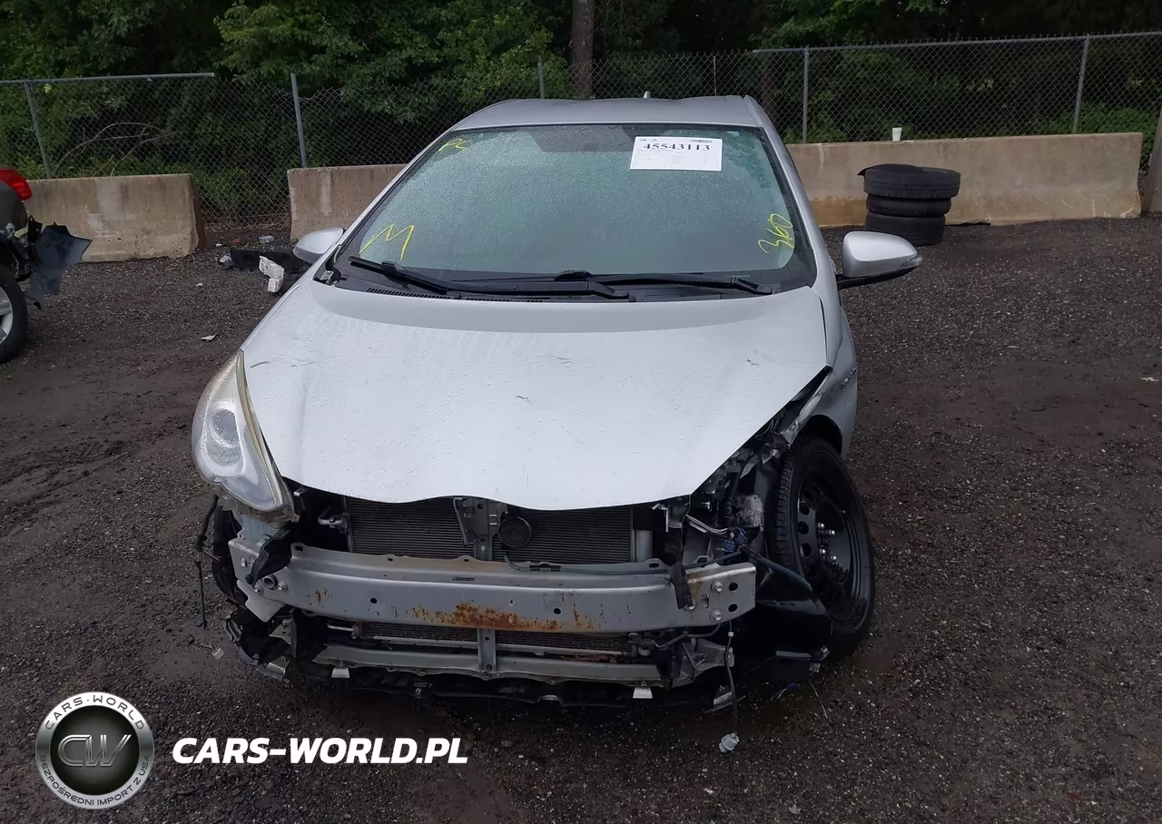 2015 Toyota Prius C Four-One-Three-Two VIN:JTDKDTB32F1577959 - 6