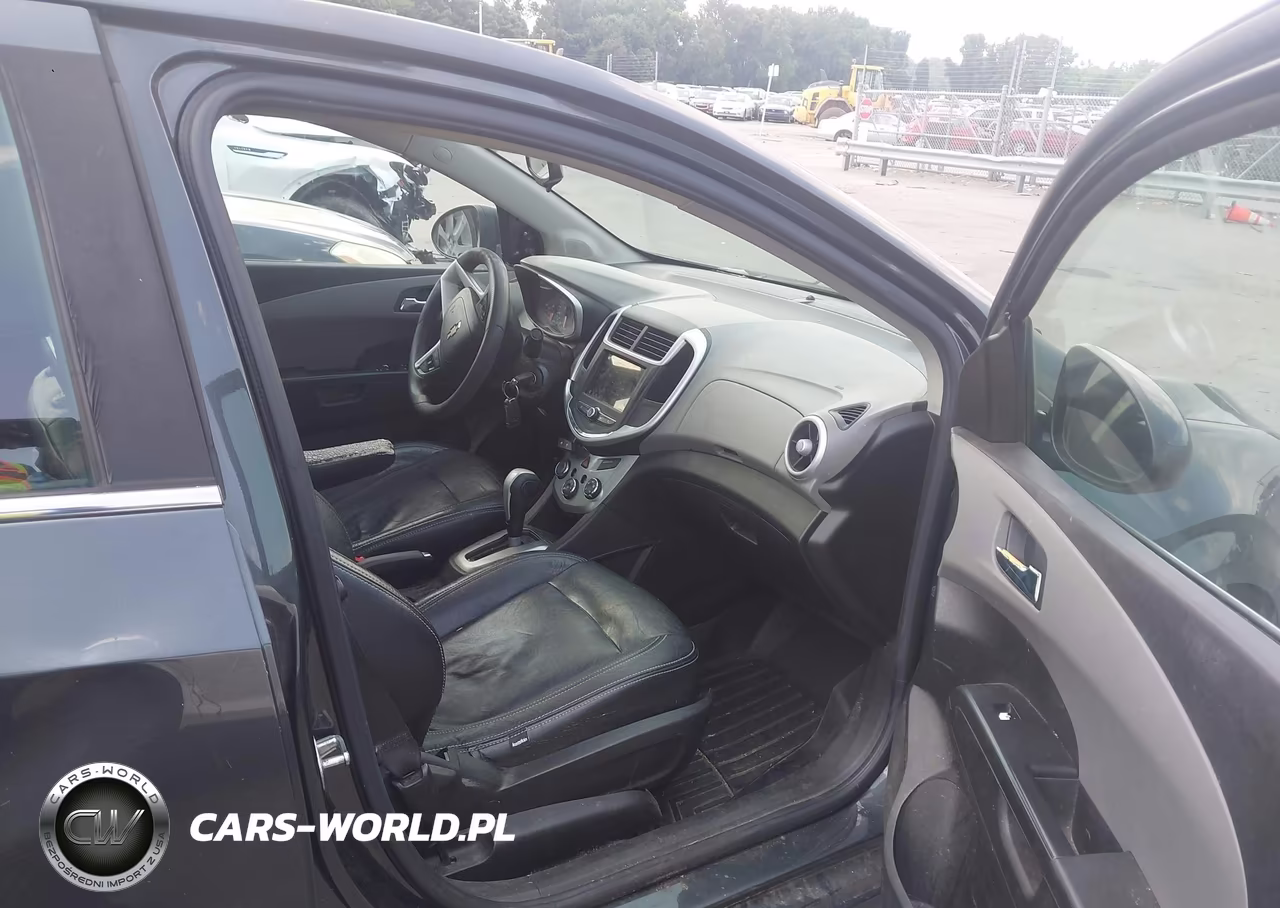 2018 Chevrolet Sonic Lt Auto VIN:1G1JD5SH9J4101727 - 5