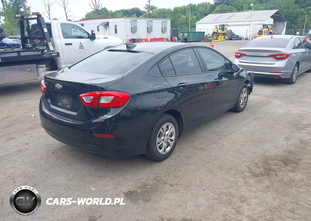 2019 Chevrolet Cruze Ls VIN:1G1BC5SMXK7125622 - 4