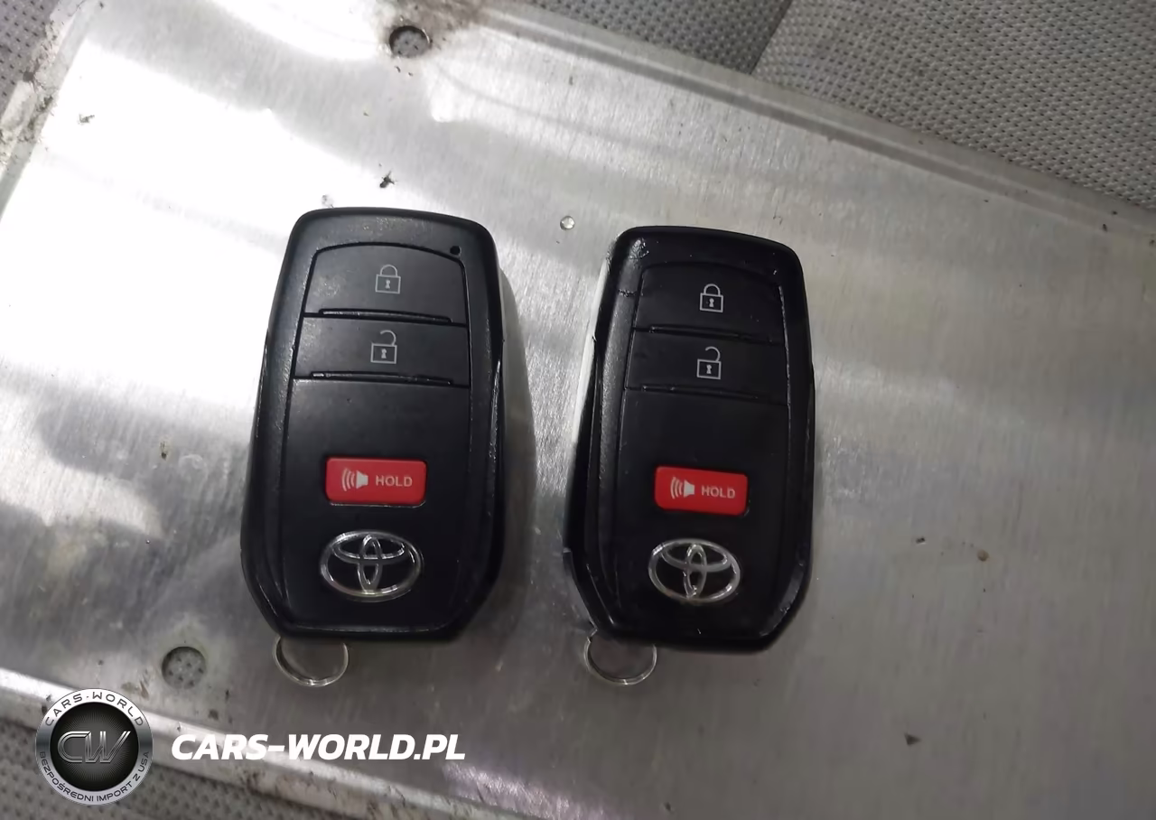 2022 Toyota Corolla Cross Le VIN:7MUBAABG7NV032315 - 11