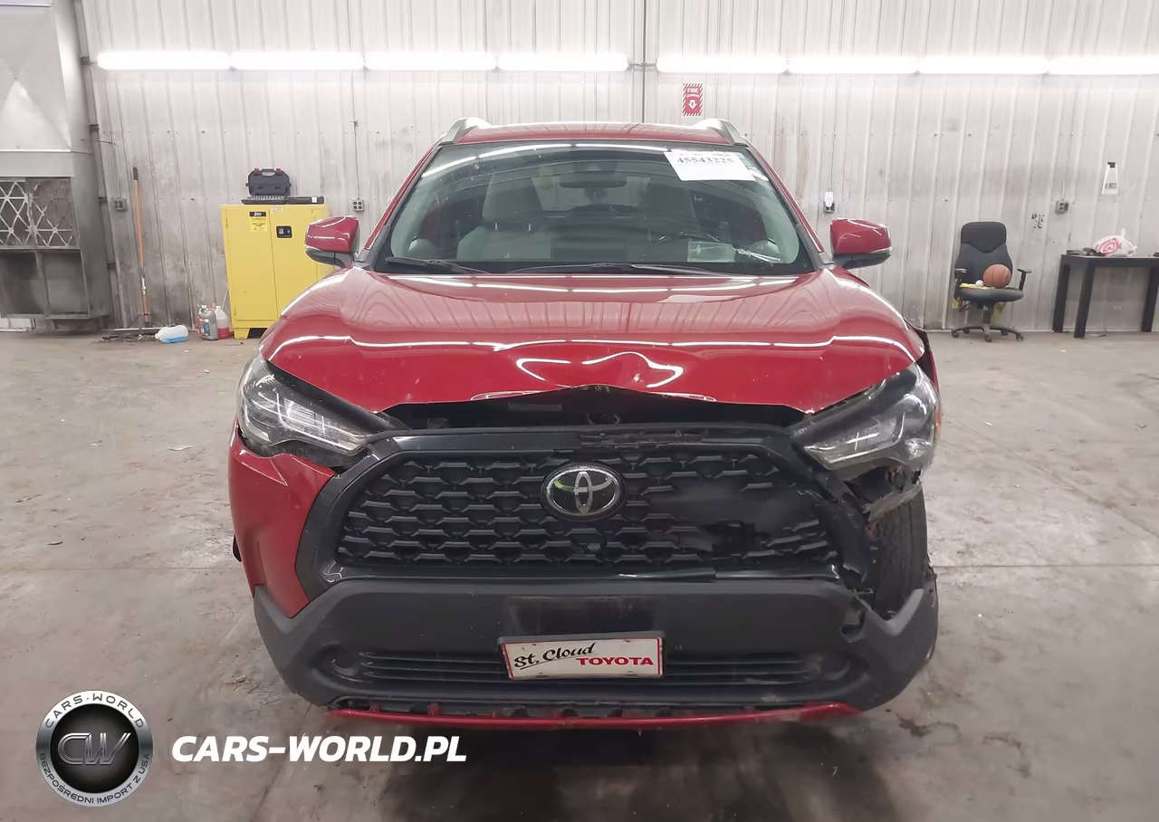 2022 Toyota Corolla Cross Le VIN:7MUBAABG7NV032315 - 13