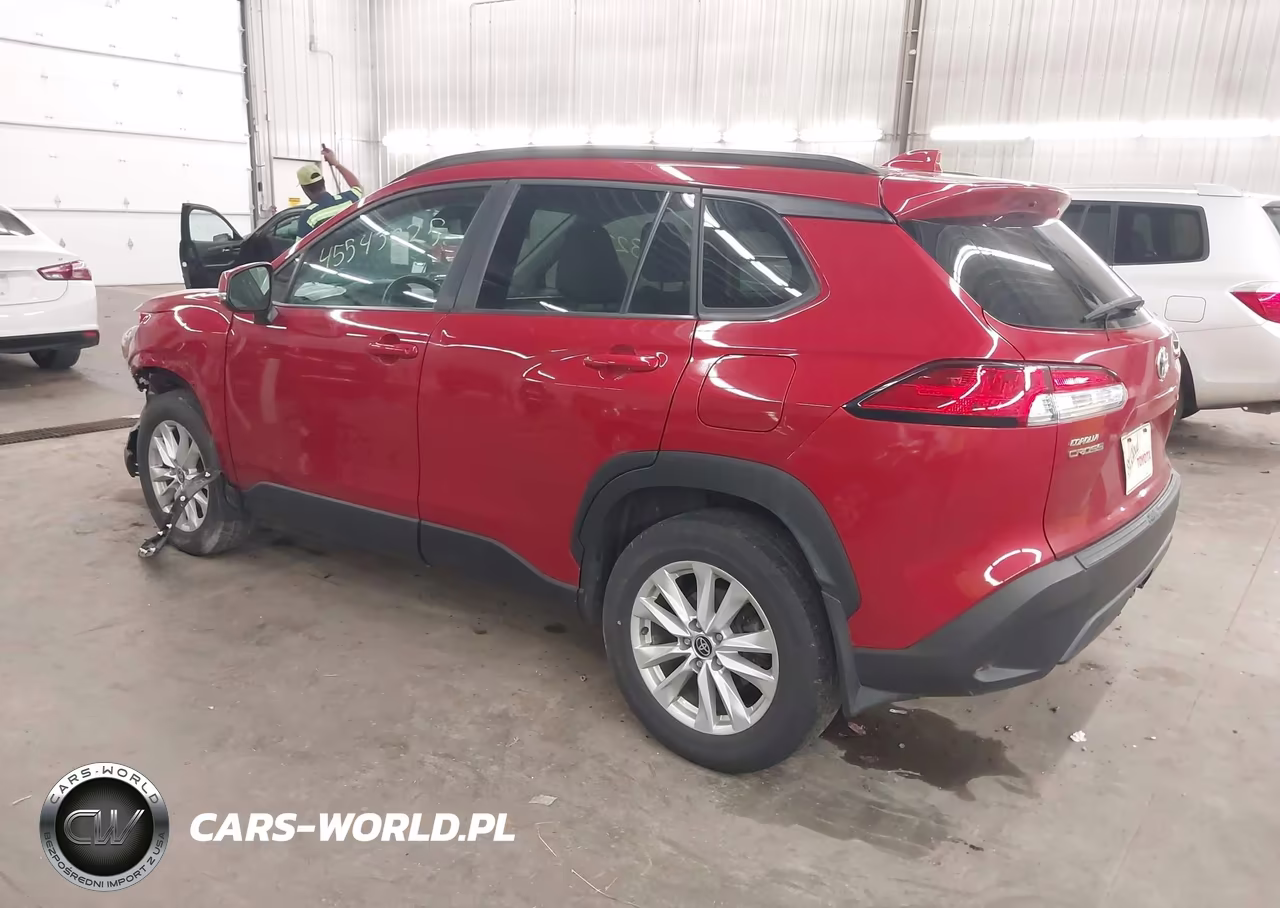 2022 Toyota Corolla Cross Le VIN:7MUBAABG7NV032315 - 3