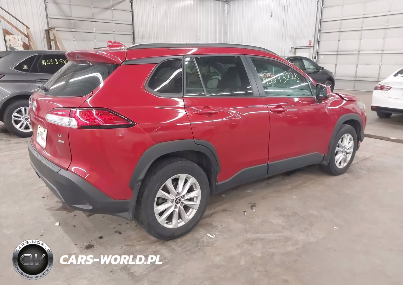 2022 Toyota Corolla Cross Le VIN:7MUBAABG7NV032315 - 4