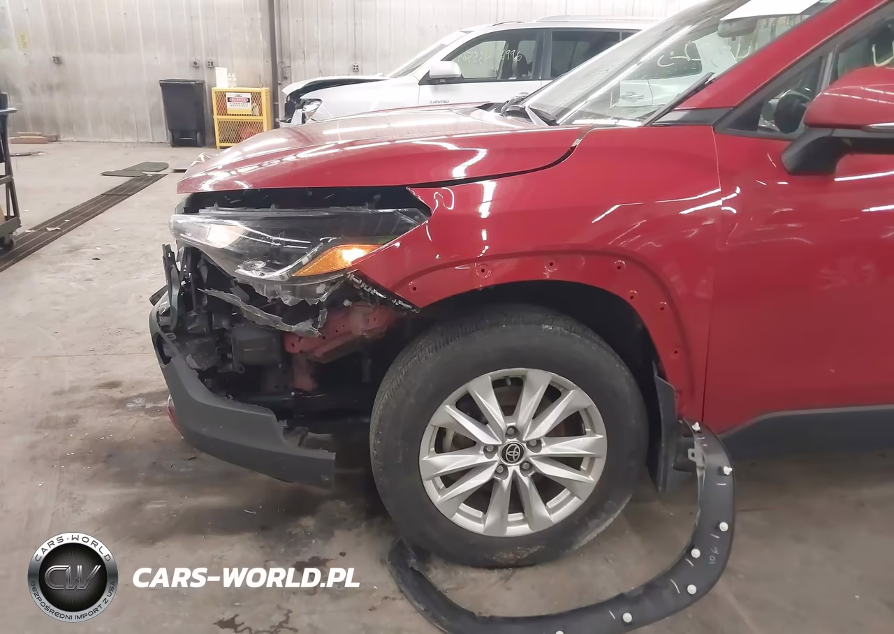 2022 Toyota Corolla Cross Le VIN:7MUBAABG7NV032315 - 6