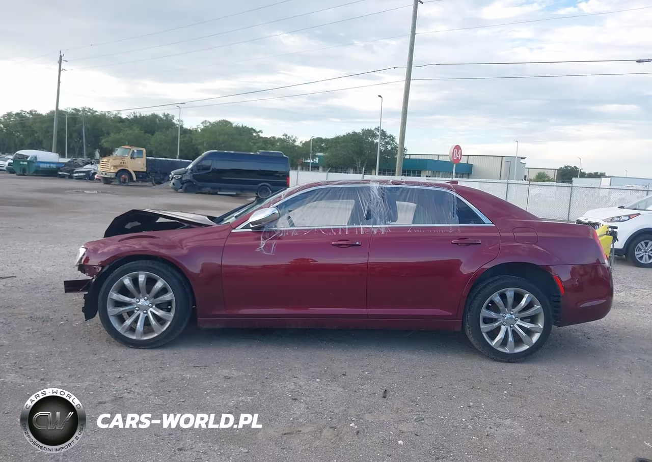 2019 Chrysler 300 Touring VIN:2C3CCAAG8KH601374 - 14