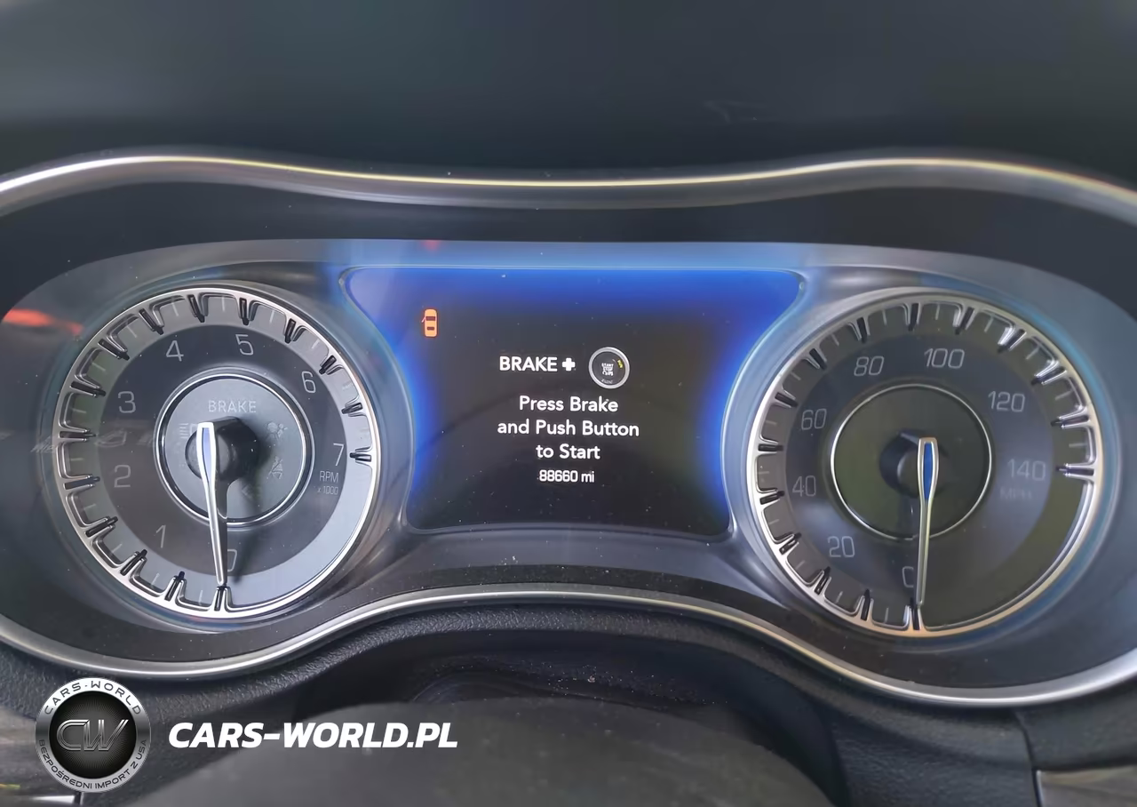2019 Chrysler 300 Touring VIN:2C3CCAAG8KH601374 - 7