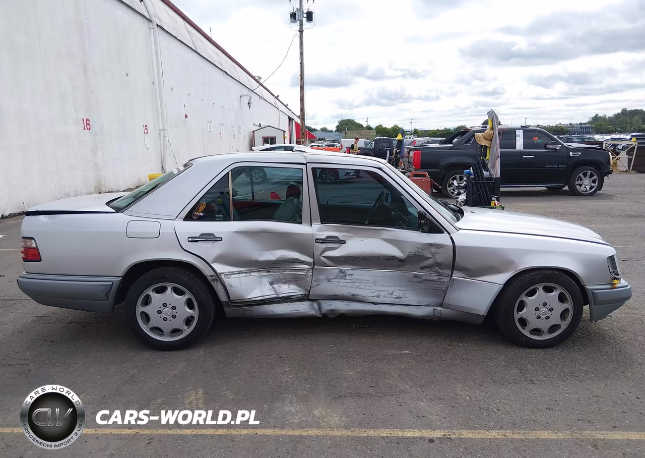 1995 Mercedes-Benz E 320 Base-320 Special VIN:WDBEA32E7SC240952 - 14