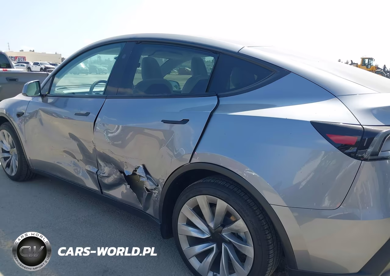 2026 Tesla Model Y All-Wheel Drive-Long Range Launch Series-Premium All-Wheel Drive VIN:7SAYGDEE1TF439758 - 13