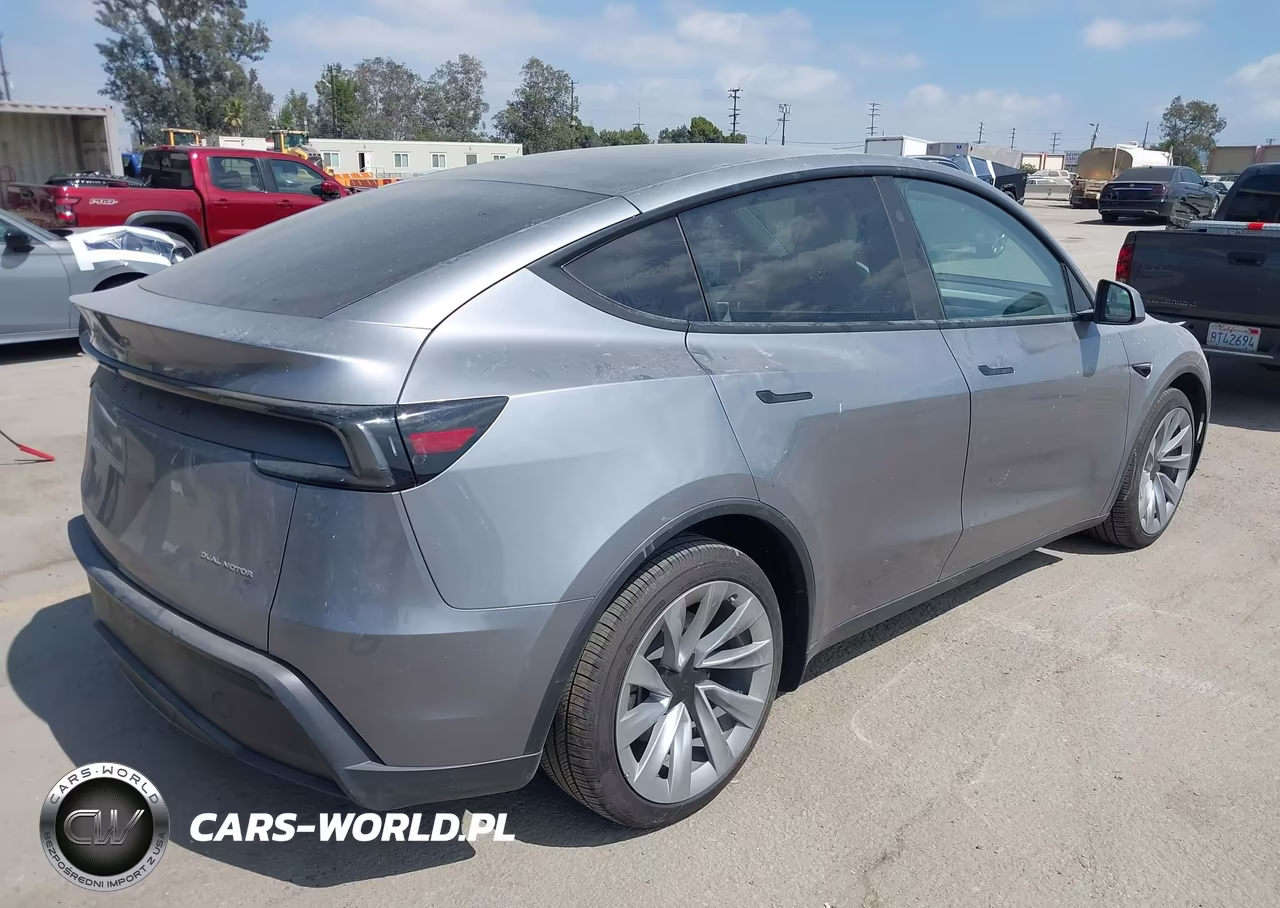 2026 Tesla Model Y All-Wheel Drive-Long Range Launch Series-Premium All-Wheel Drive VIN:7SAYGDEE1TF439758 - 4