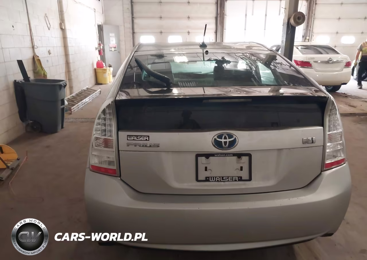 2011 Toyota Prius Three VIN:JTDKN3DU4B0270196 - 16