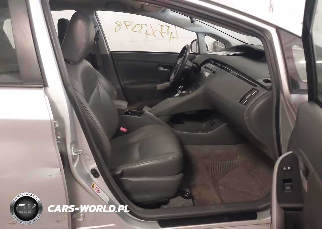 2011 Toyota Prius Three VIN:JTDKN3DU4B0270196 - 5