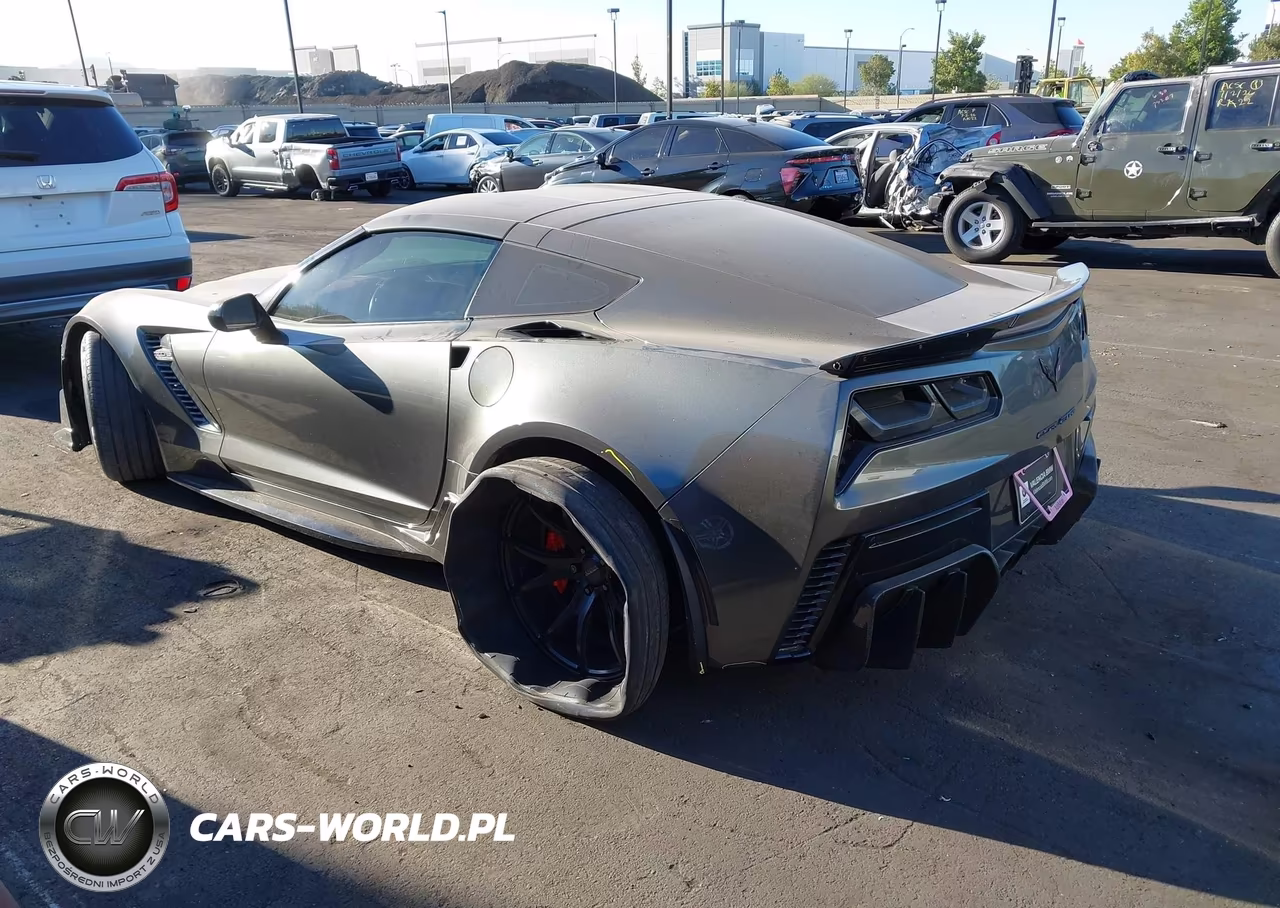 2018 Chevrolet Corvette Z06 VIN:1G1YS2D6XJ5601419 - 3