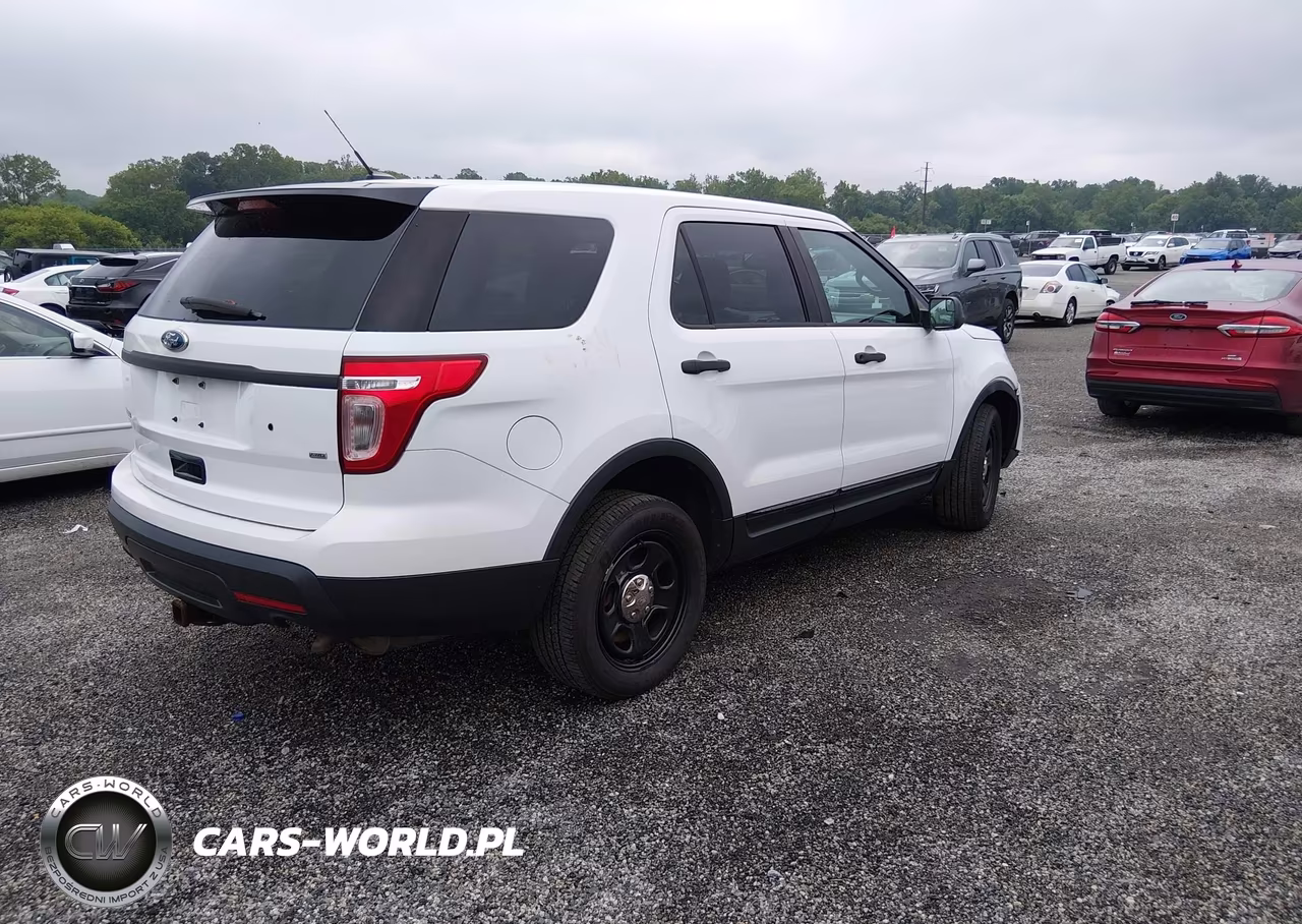 2015 Ford Utility Police Interceptor VIN:1FM5K8ARXFGC09057 - 4