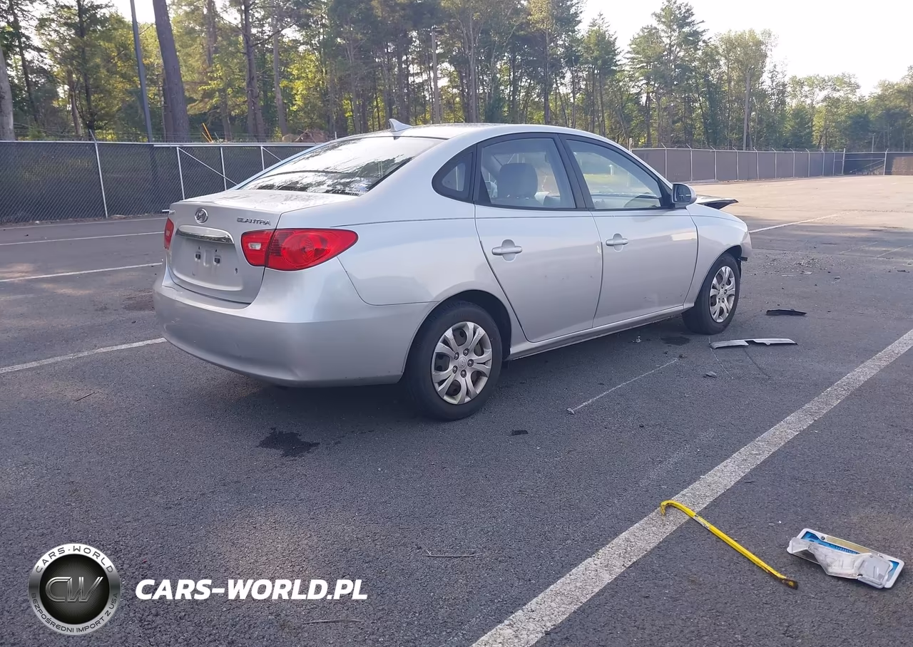 2010 Hyundai Elantra Gls VIN:KMHDU4AD1AU188791 - 4