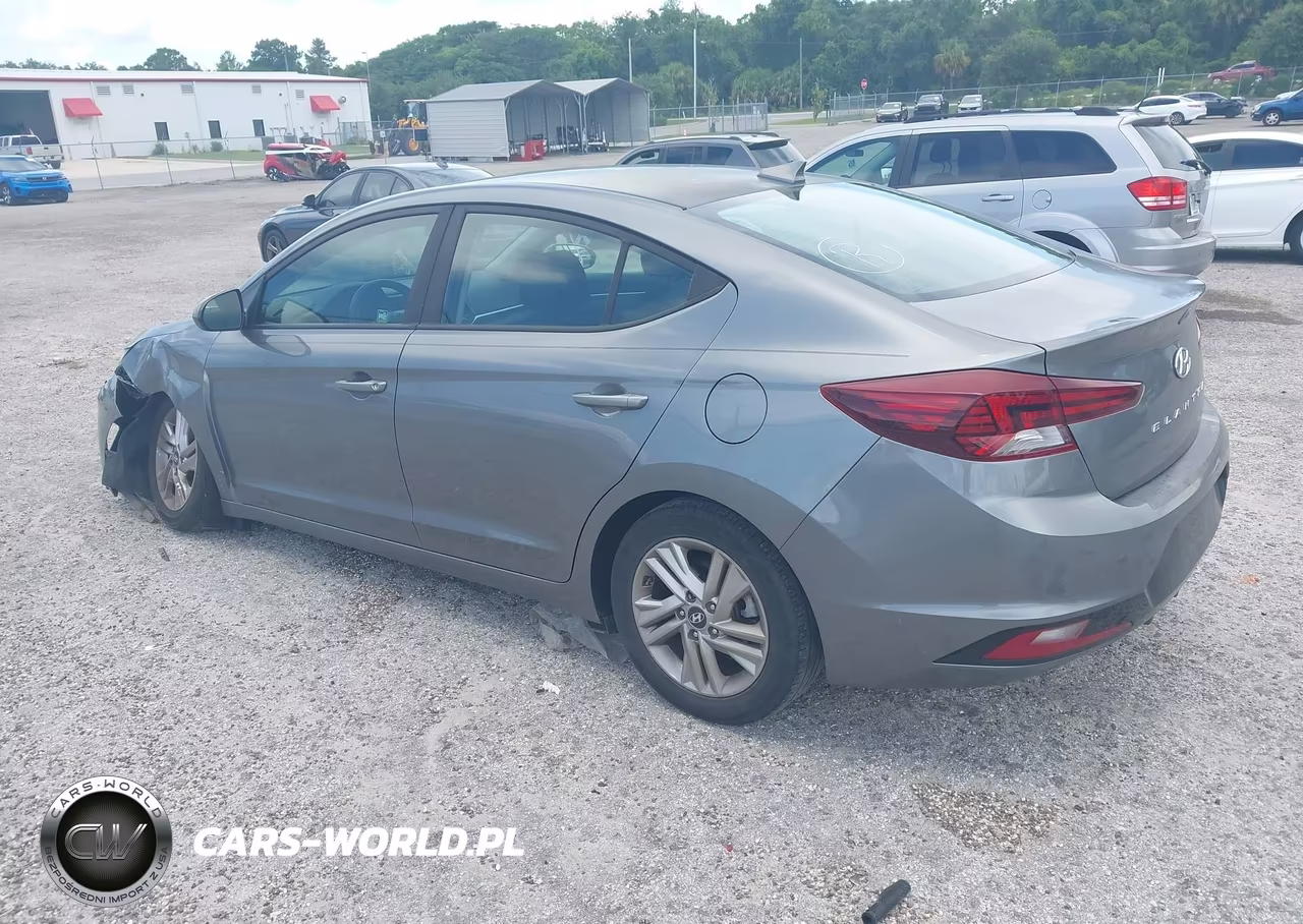 2019 Hyundai Elantra Sel VIN:5NPD84LF4KH465372 - 3