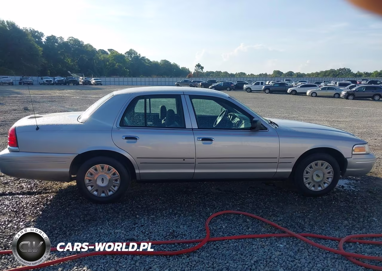 2005 Ford Crown Victoria Police VIN:2FAHP71W75X139017 - 13