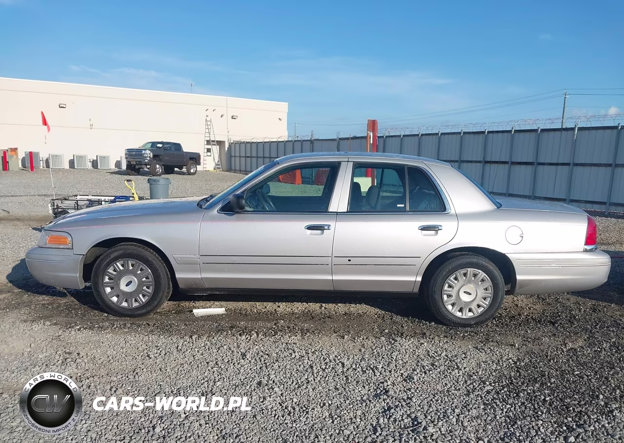 2005 Ford Crown Victoria Police VIN:2FAHP71W75X139017 - 14