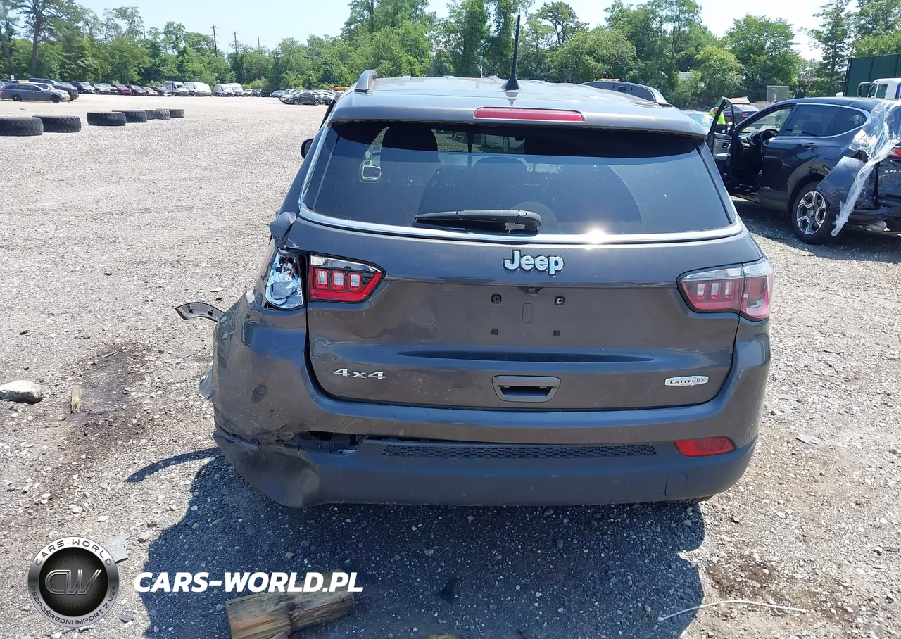 2019 Jeep Compass Latitude 4X4 VIN:3C4NJDBB2KT850386 - 16