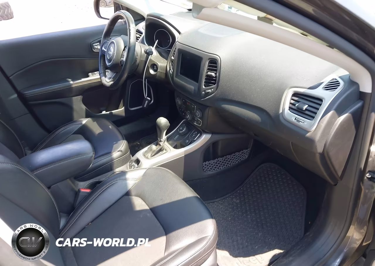 2019 Jeep Compass Latitude 4X4 VIN:3C4NJDBB2KT850386 - 5