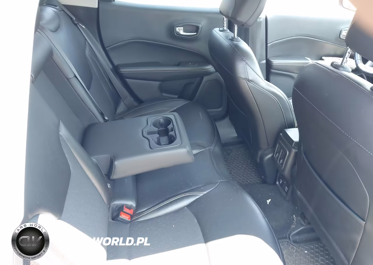 2019 Jeep Compass Latitude 4X4 VIN:3C4NJDBB2KT850386 - 8