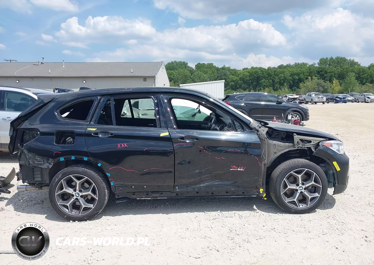 2017 BMW X1 xDrive28I VIN:WBXHT3Z33H4A53570 - 14