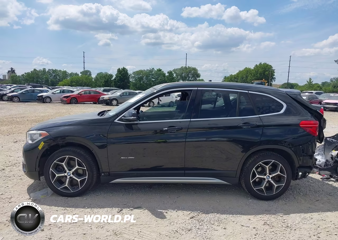 2017 BMW X1 xDrive28I VIN:WBXHT3Z33H4A53570 - 15