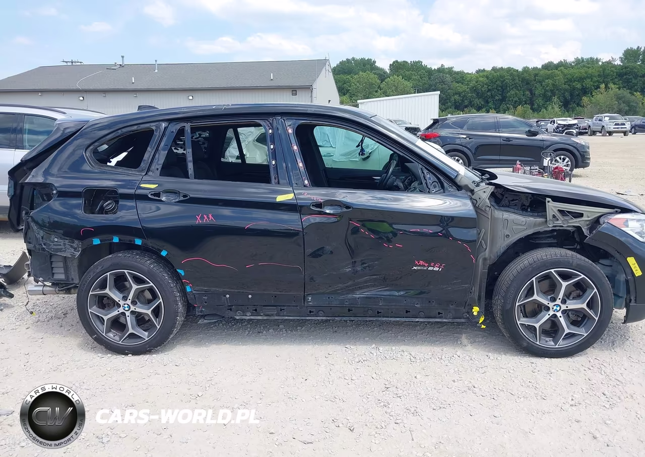 2017 BMW X1 xDrive28I VIN:WBXHT3Z33H4A53570 - 6